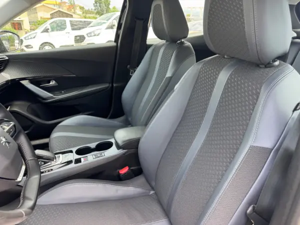 Peugeot e-2008 50 kWh Allure Pack 35