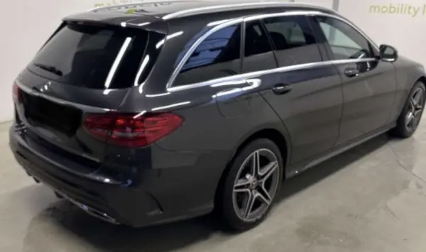 Mercedes-Benz C 300 de AMG Line 2