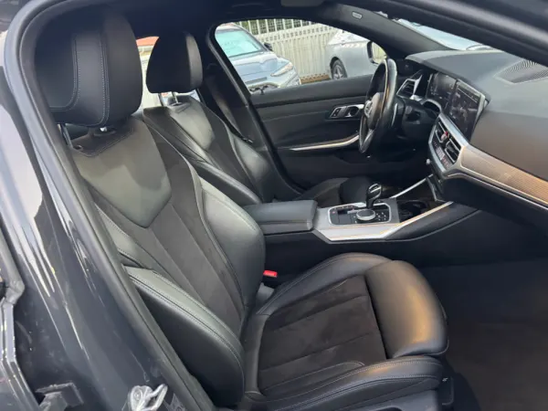 BMW 330 e Pack M Auto 11