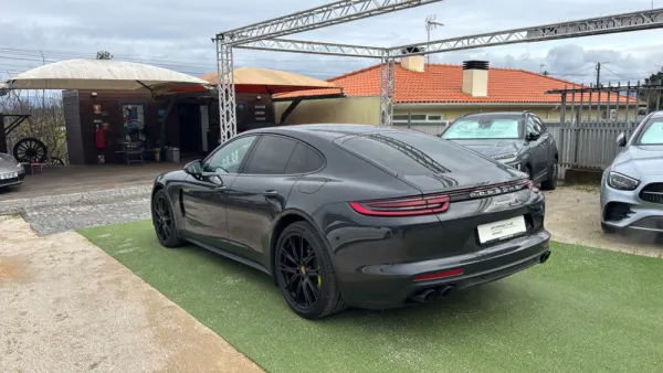 Porsche Panamera 4 E-Hybrid 16