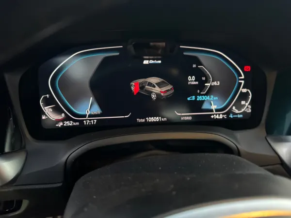 BMW 330 e Pack M Auto 21