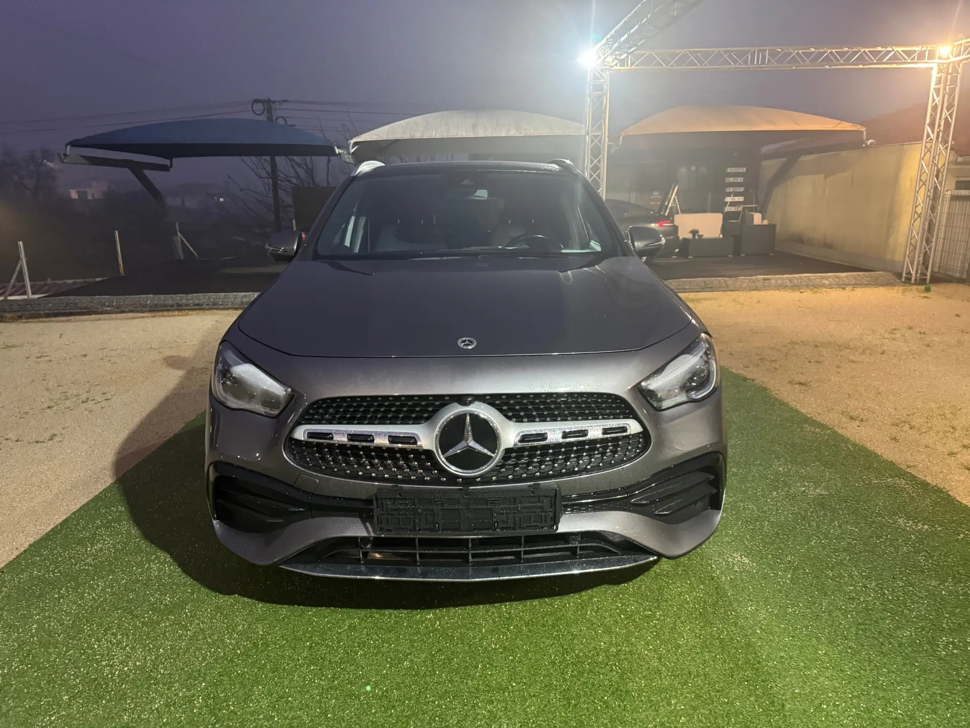 Mercedes-Benz GLA 250 e AMG Line 11