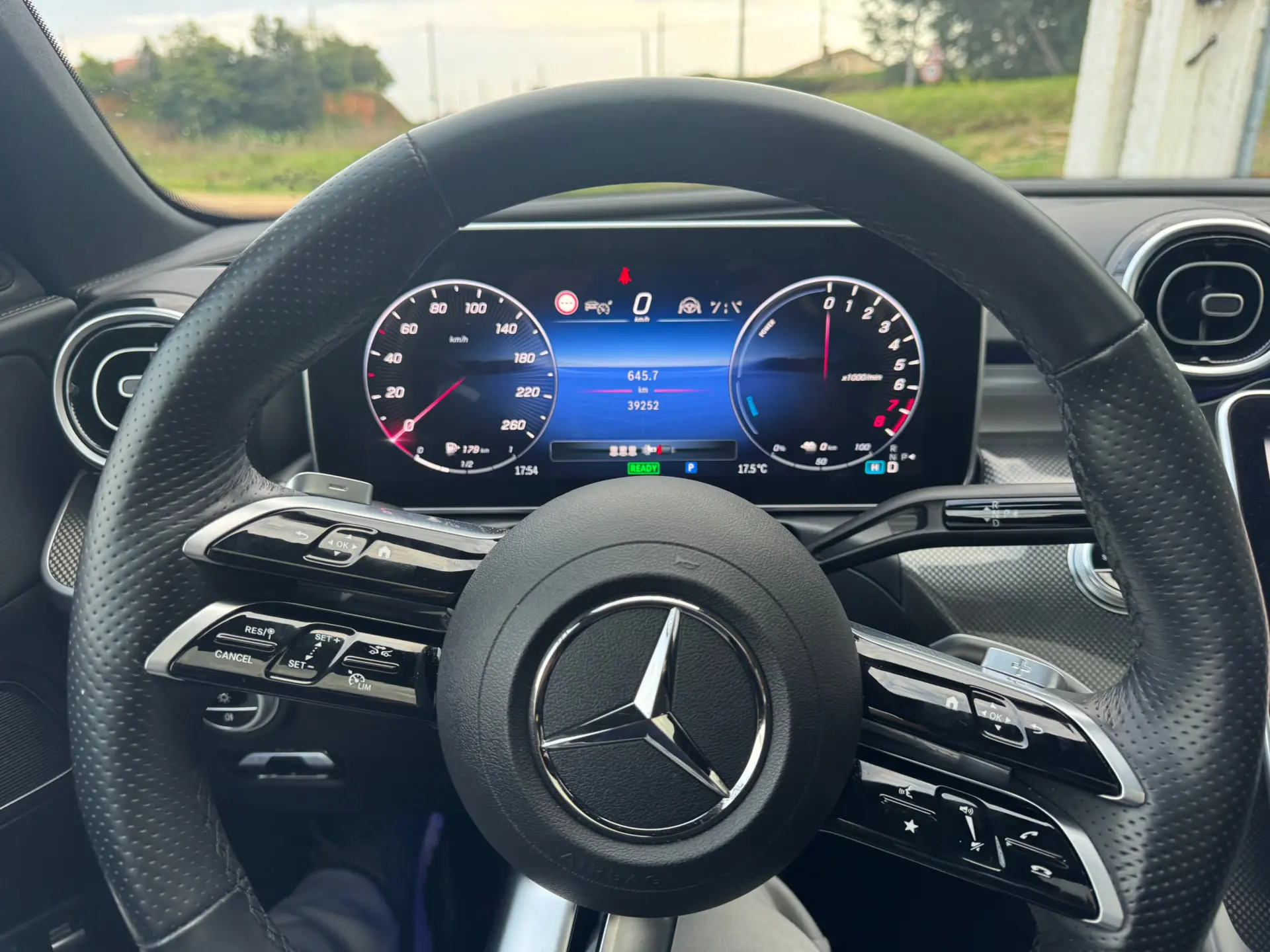 Mercedes-Benz C 300 e AMG Line 28