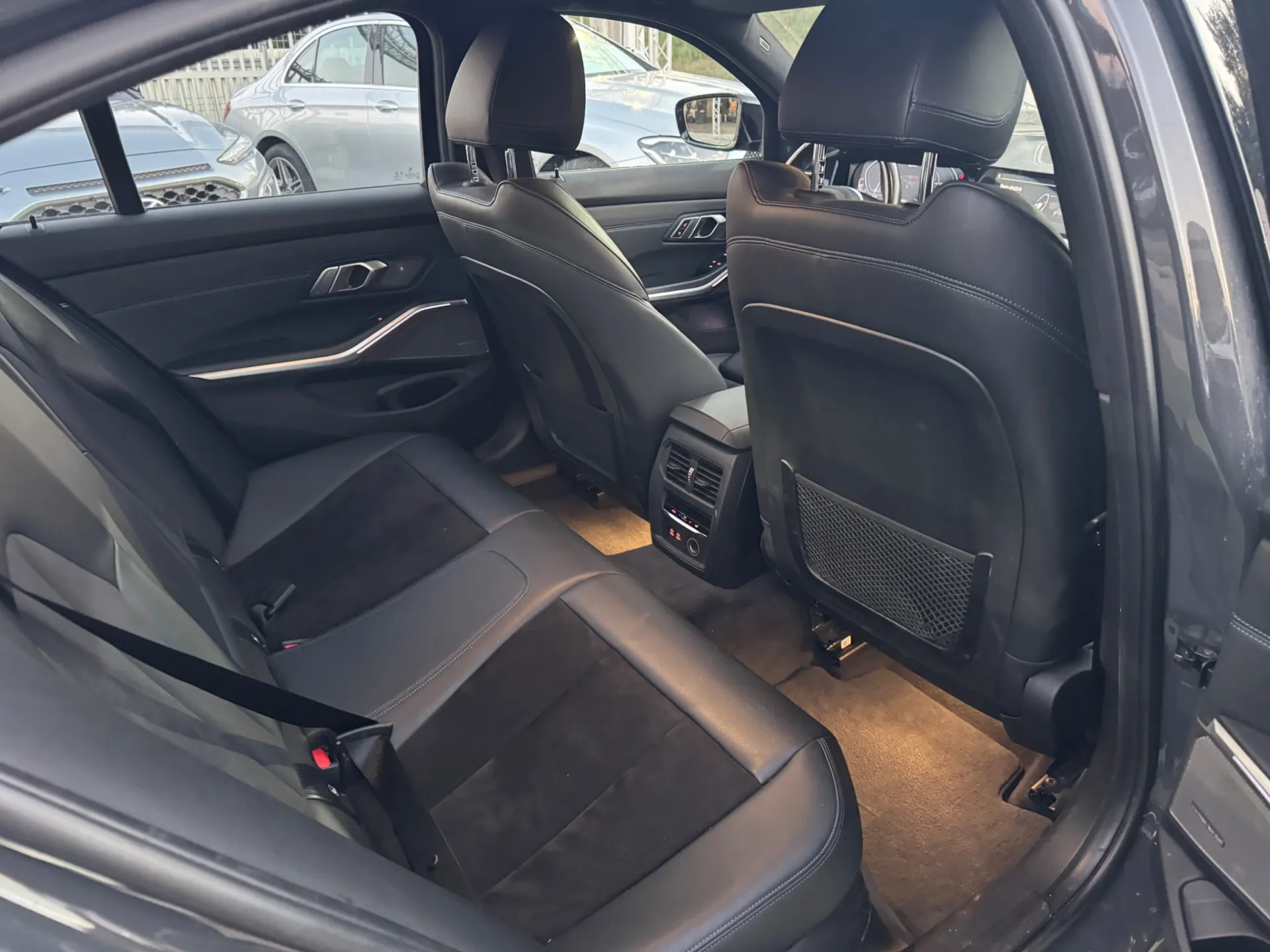 BMW 330 e Pack M Auto 14