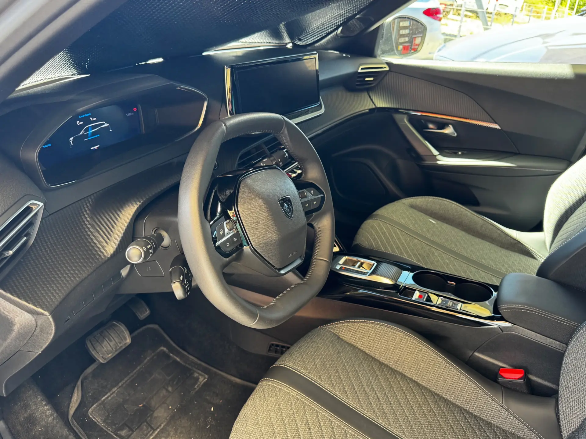 Peugeot e-2008 50 kWh Allure 21