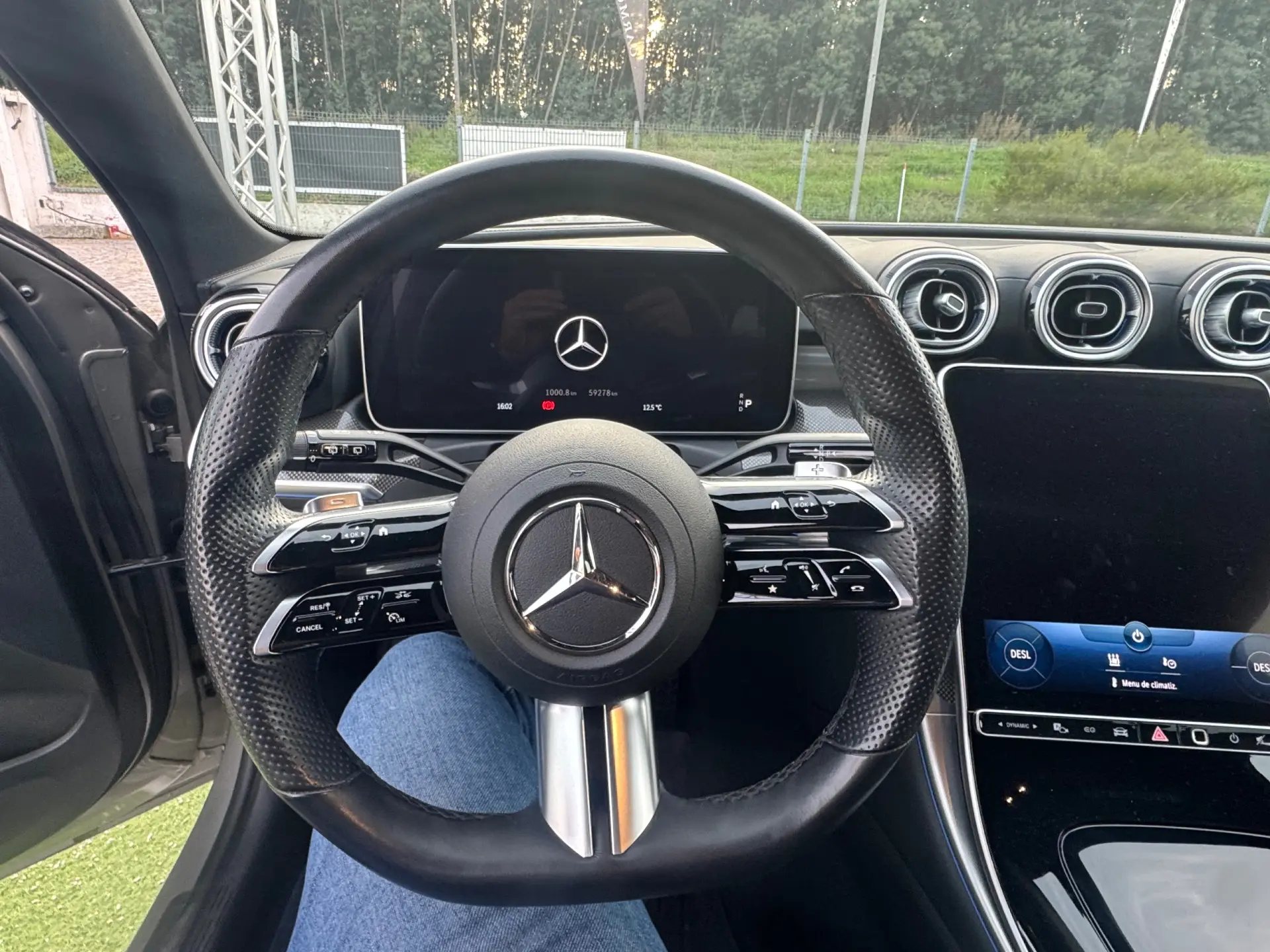 Mercedes-Benz C 300 e AMG Line 15