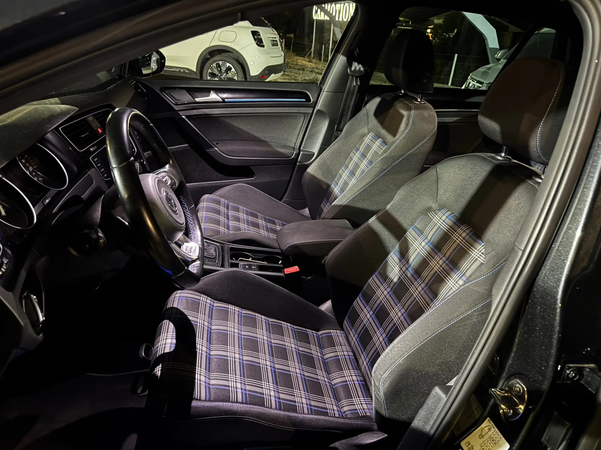 Volkswagen Golf 1.4 GTE Plug-in-Hybrid DSG 10