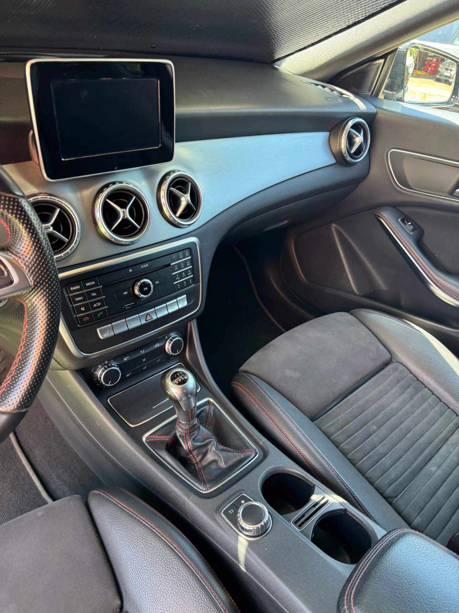 Mercedes-Benz CLA 180 d AMG Line 33