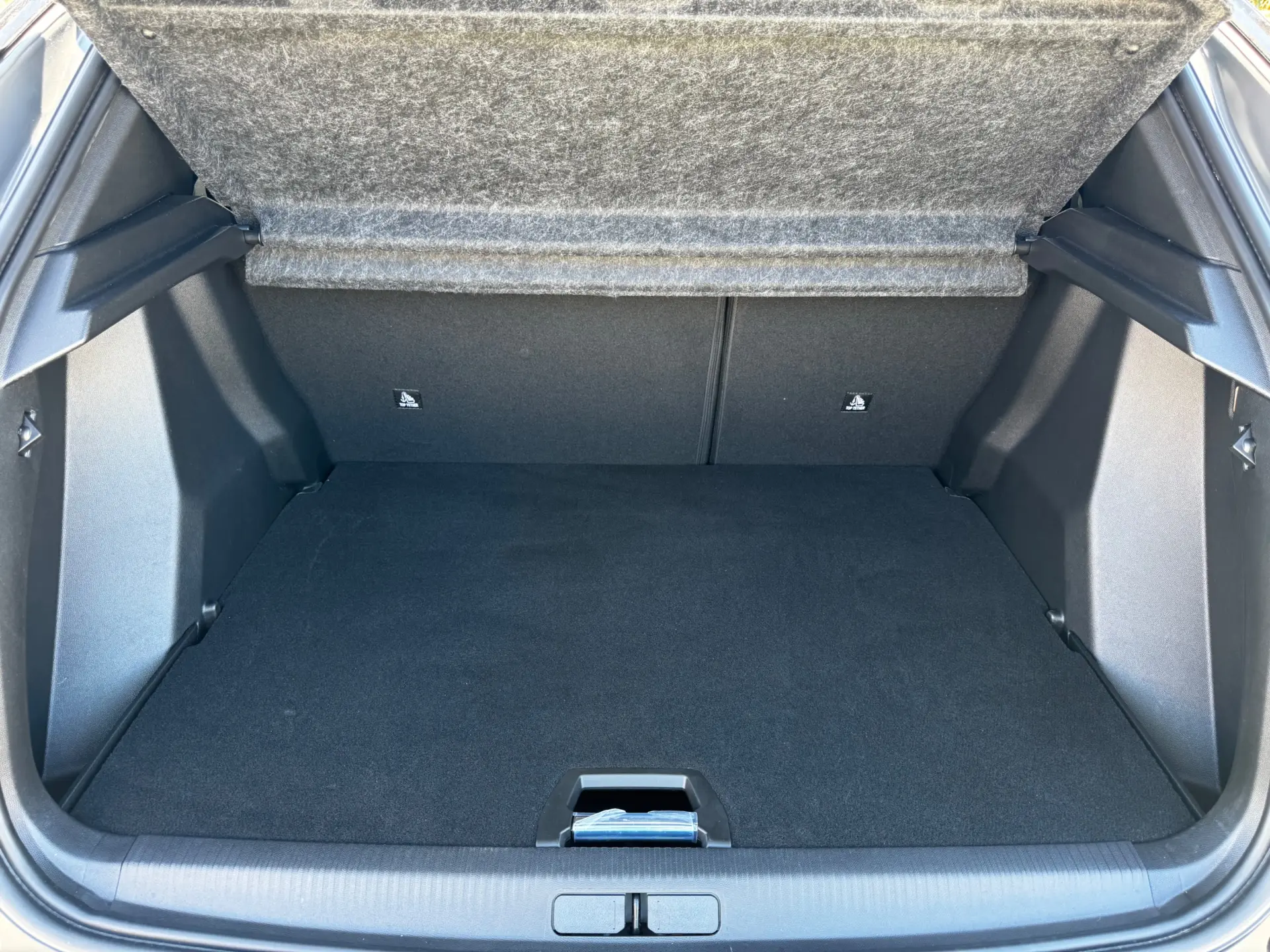 Peugeot e-2008 50 kWh Allure 14