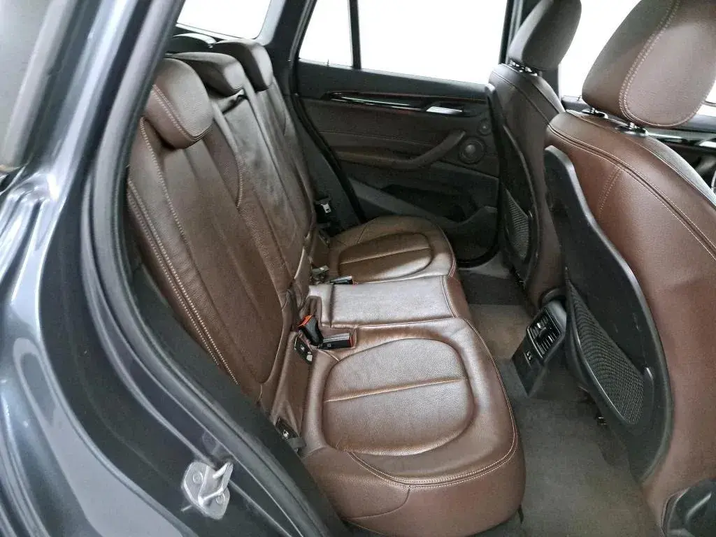 BMW X1 16 d sDrive Auto Line Sport 12