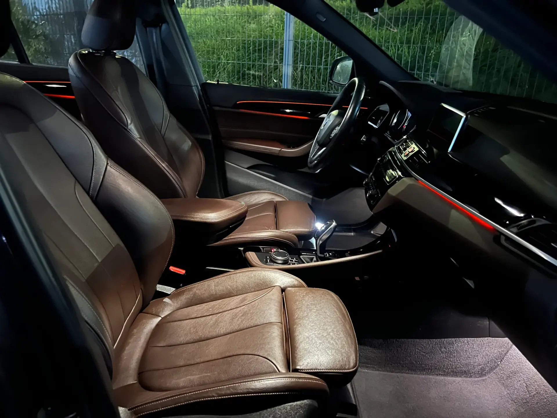 BMW X1 16 d sDrive Auto Line Sport 28