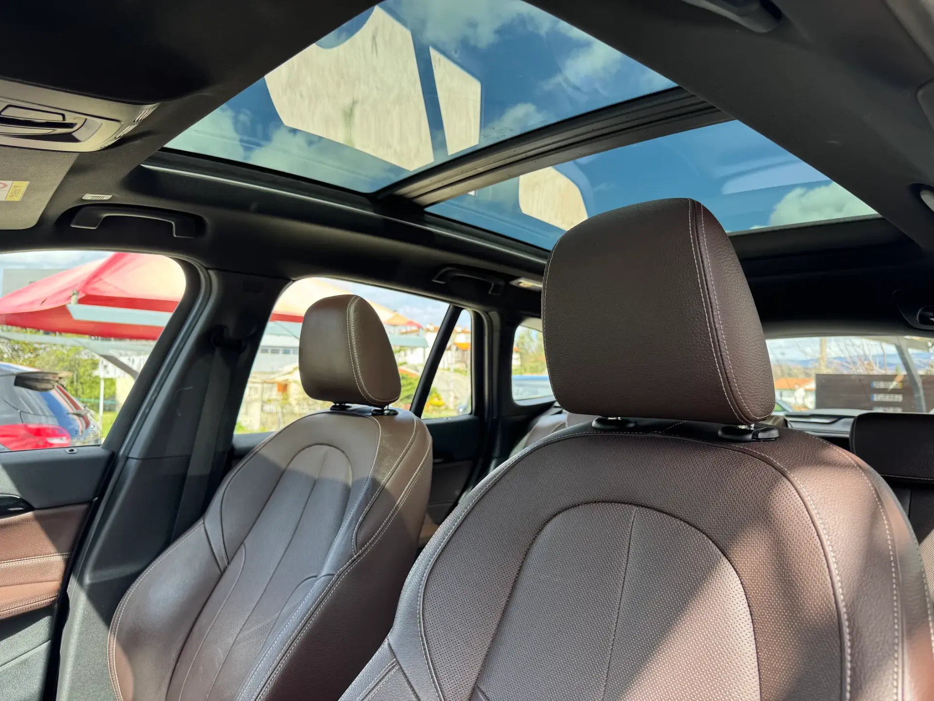 BMW X1 16 d sDrive Auto Line Sport 38