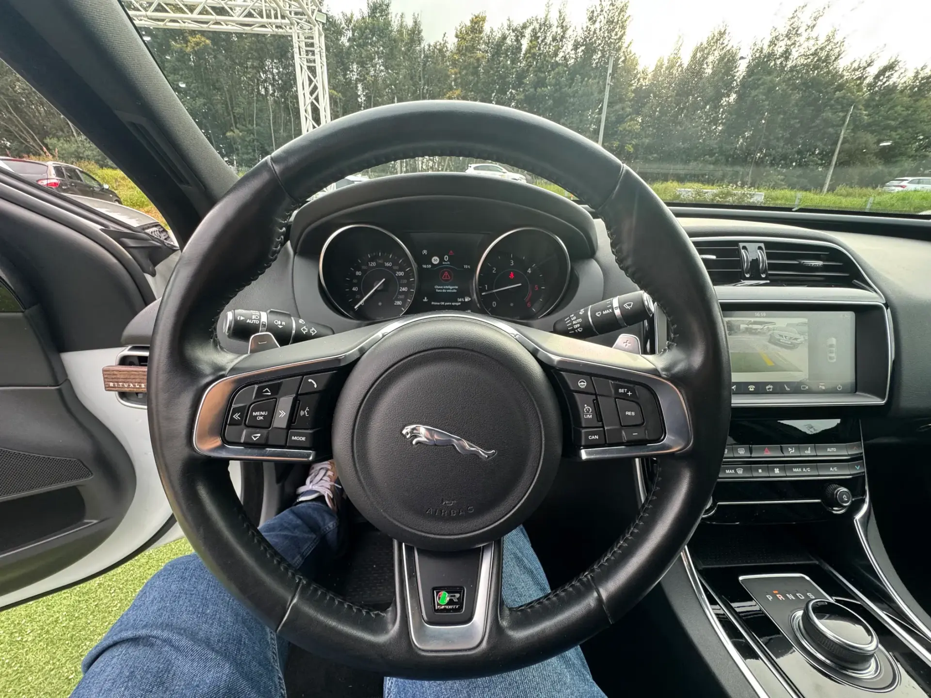 Jaguar XE 20d Aut. R-Sport 3