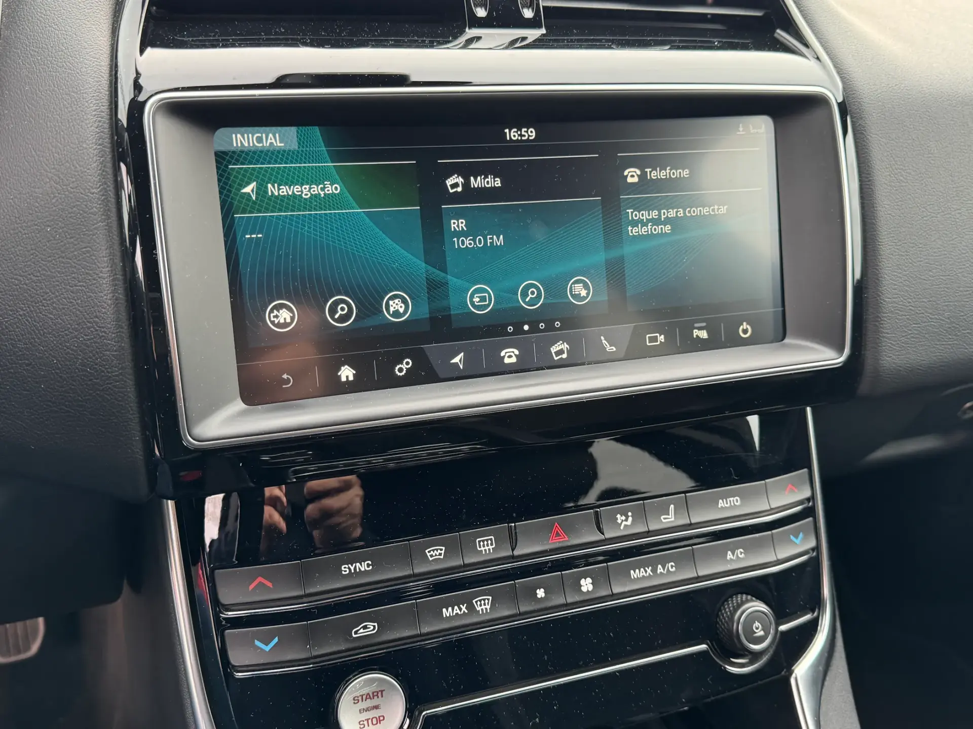 Jaguar XE 20d Aut. R-Sport 9