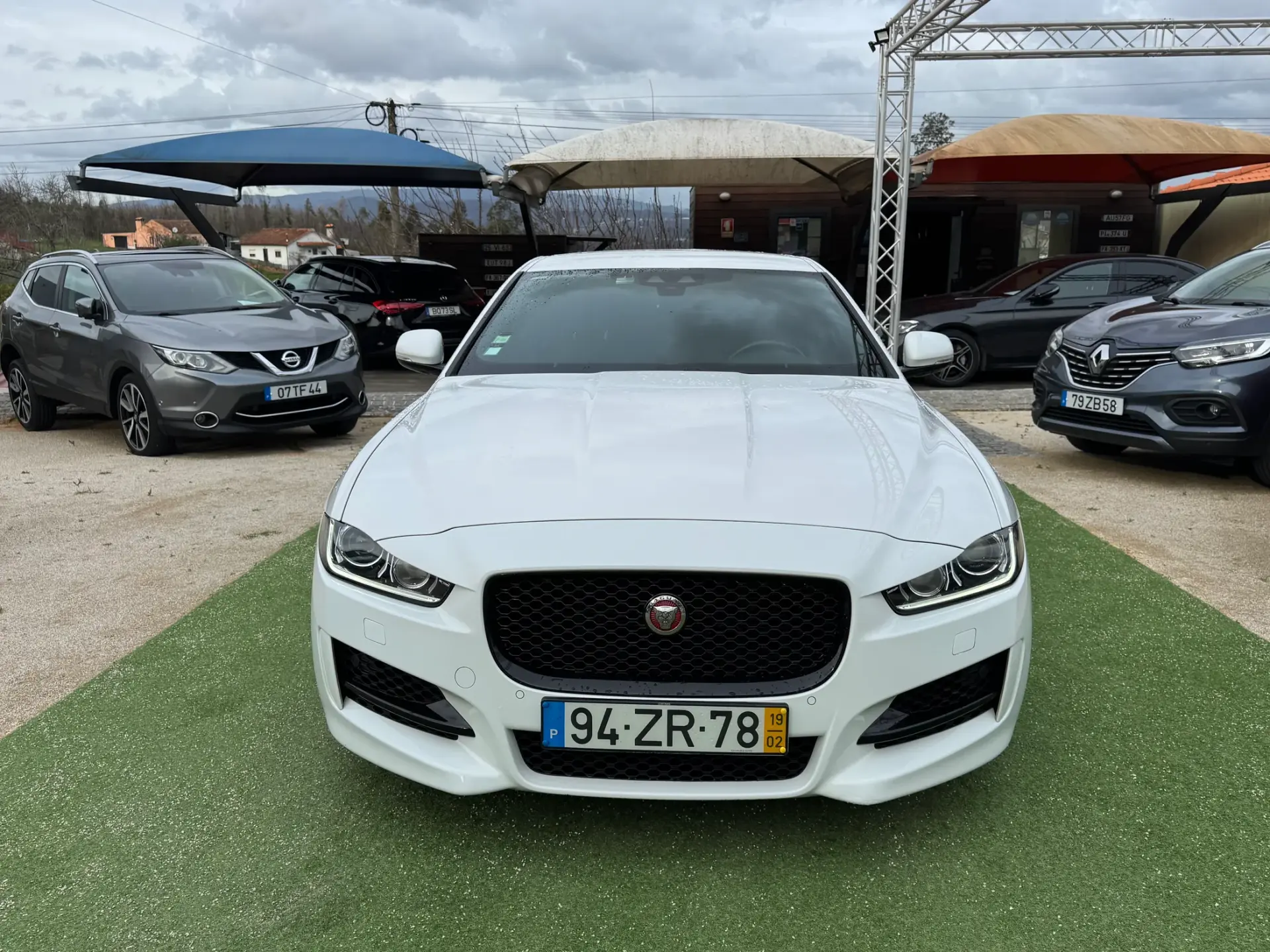 Jaguar XE 20d Aut. R-Sport 14