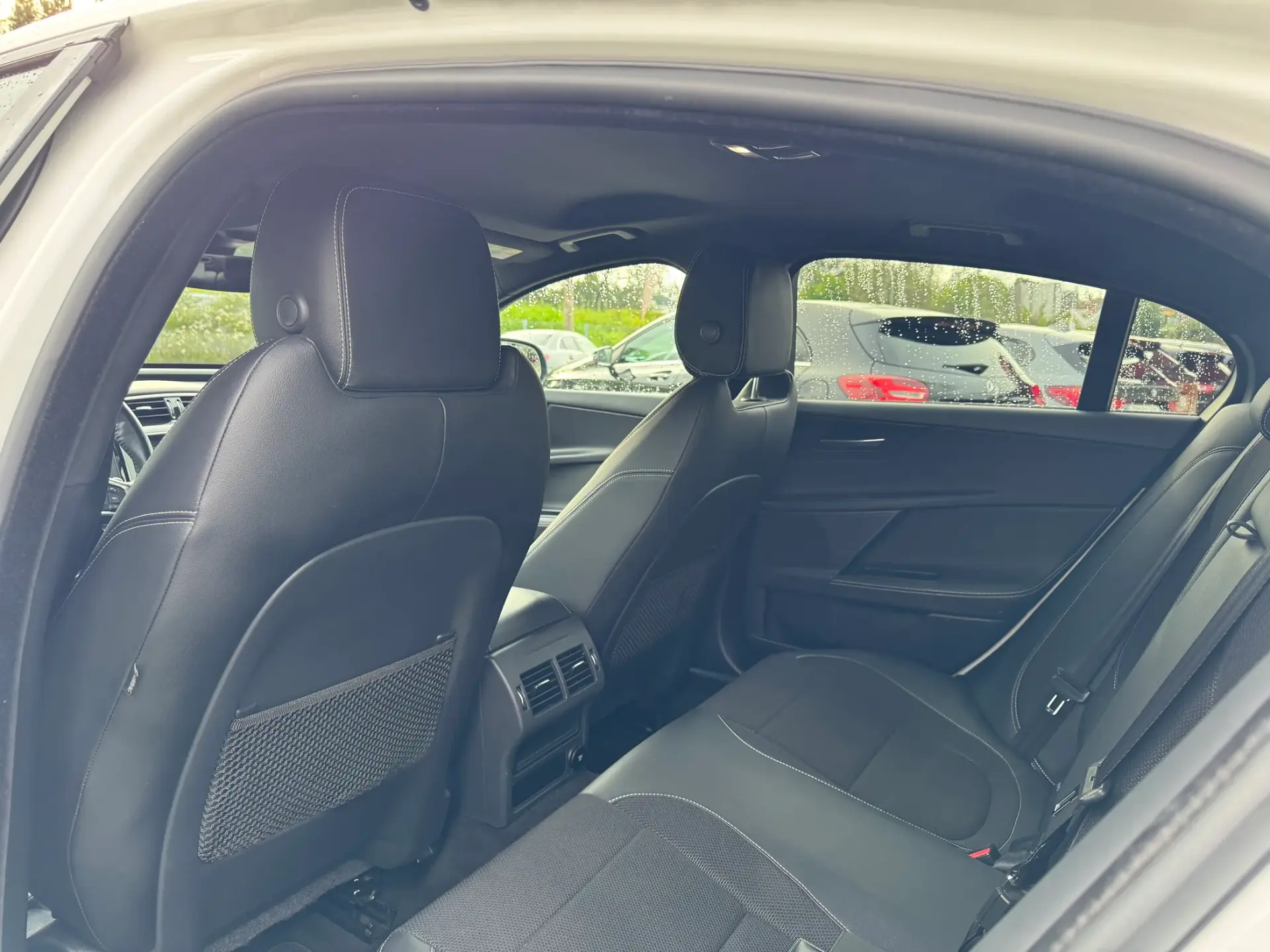 Jaguar XE 20d Aut. R-Sport 28