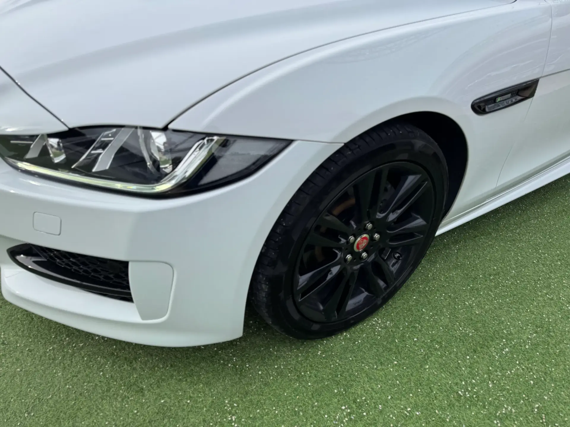 Jaguar XE 20d Aut. R-Sport 33