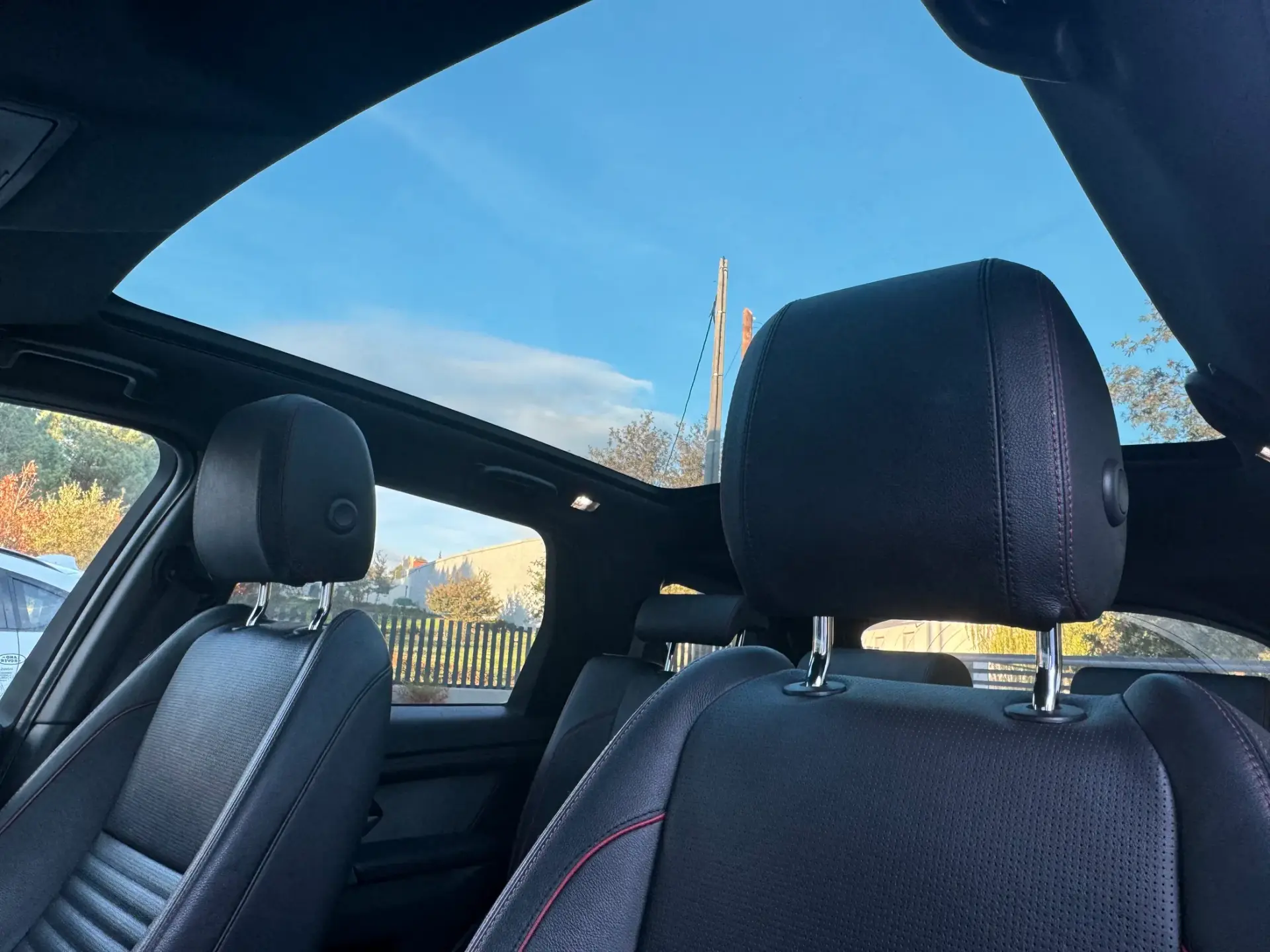 Land Rover Discovery Sport 2.0 D165 R-Dynamic S 12