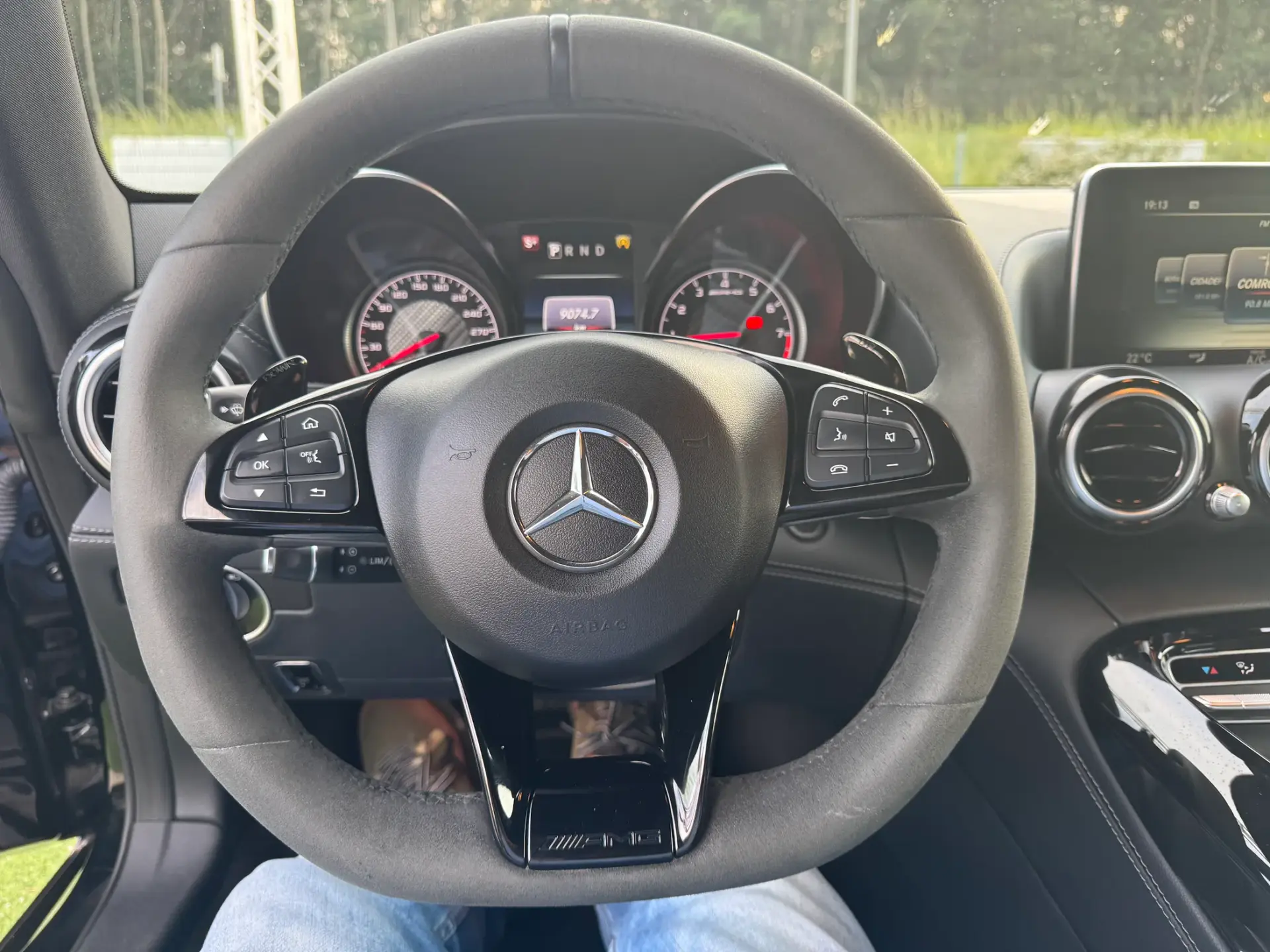 Mercedes-Benz AMG GT Standard 29