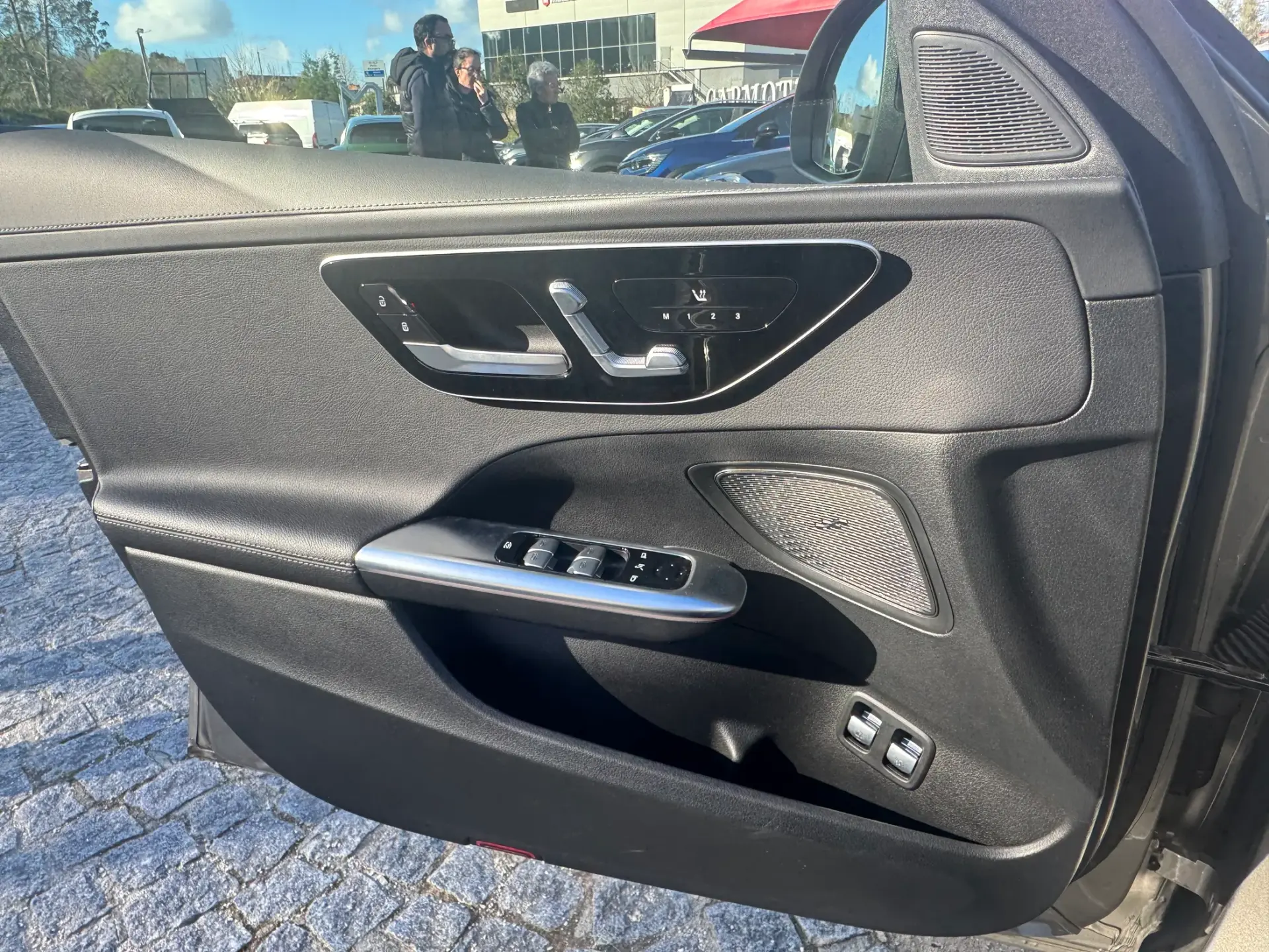 Mercedes-Benz C 300 e AMG Line 14