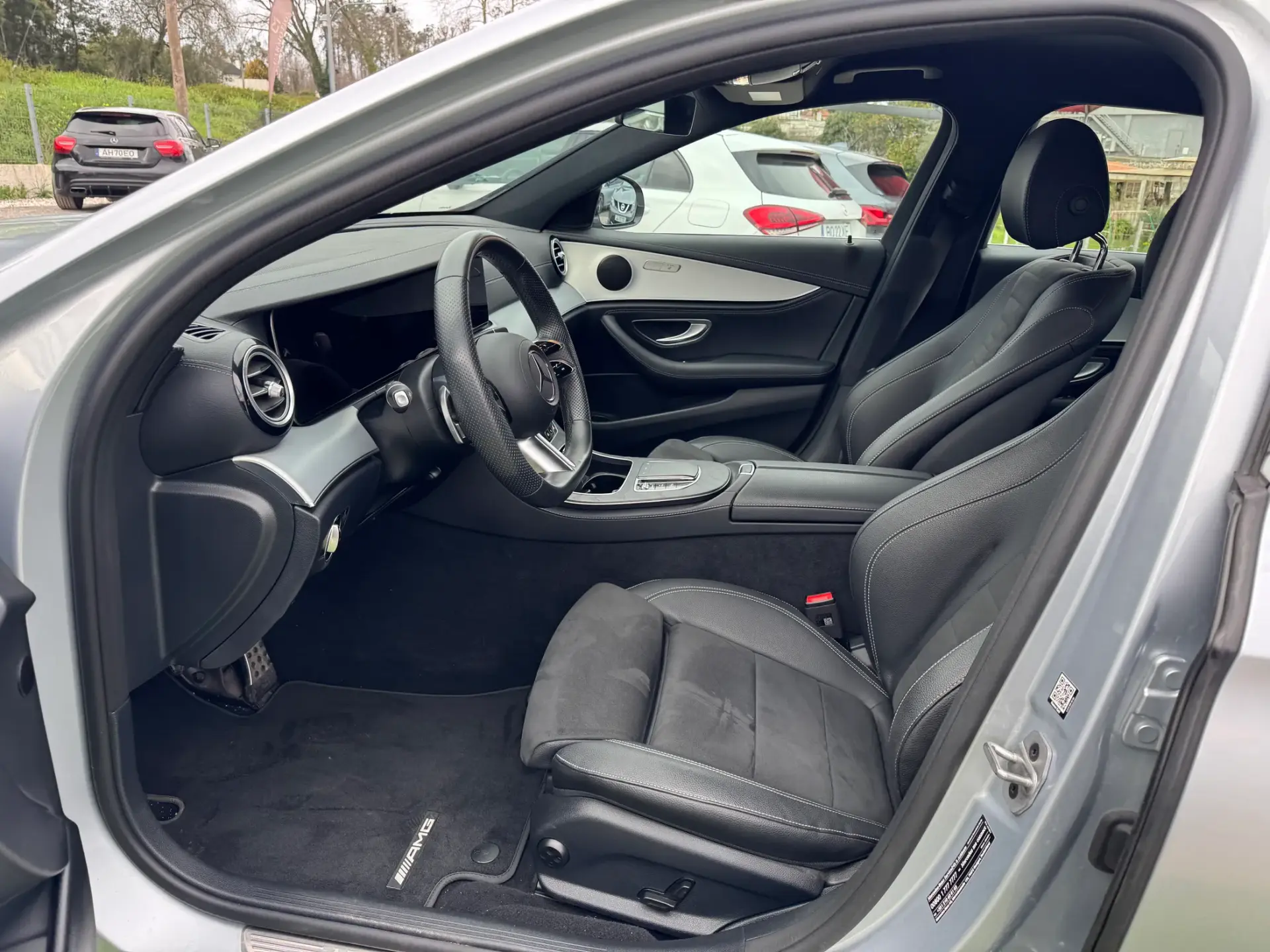 Mercedes-Benz E 300 de AMG Line 12