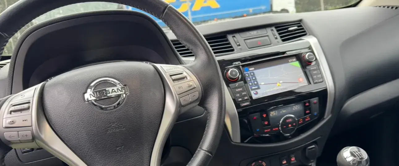 Nissan Navara DC N-Connecta 11