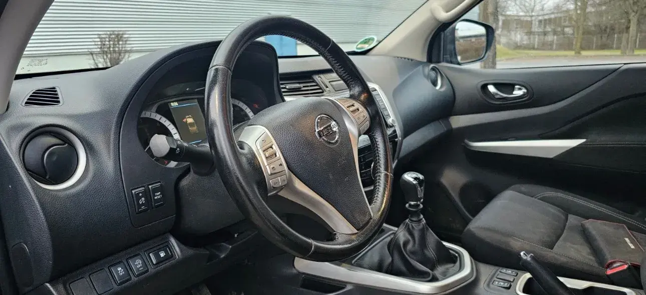 Nissan Navara DC N-Connecta 12
