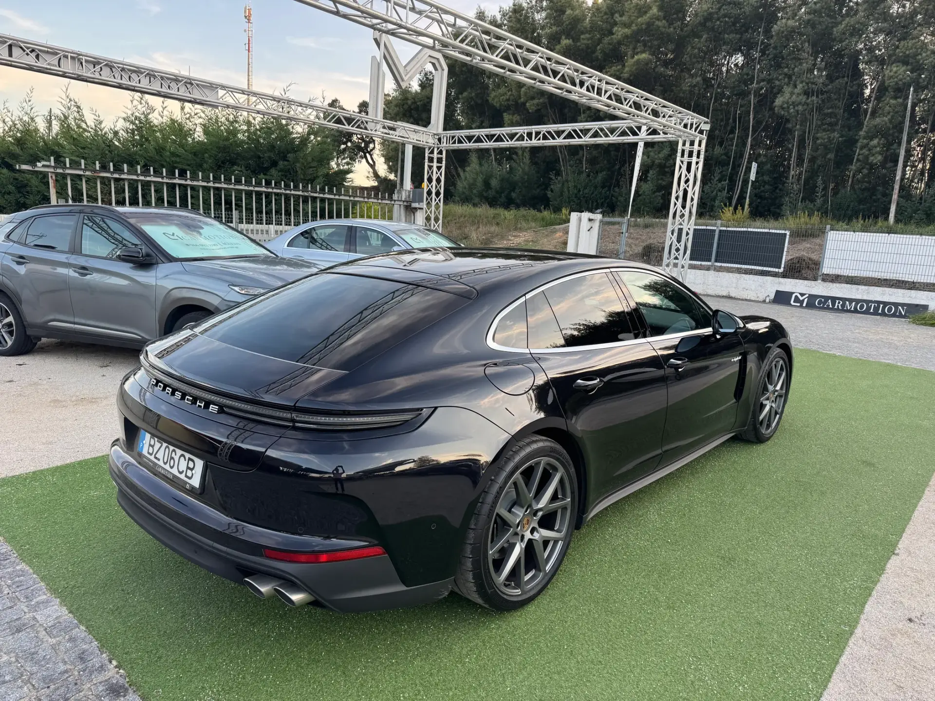 Porsche Panamera 4 E-Hybrid 5