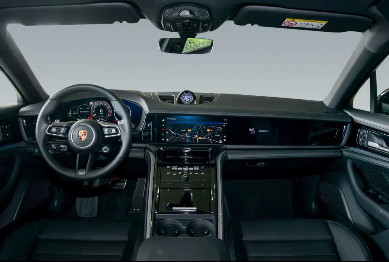 Porsche Panamera 4 E-Hybrid 13