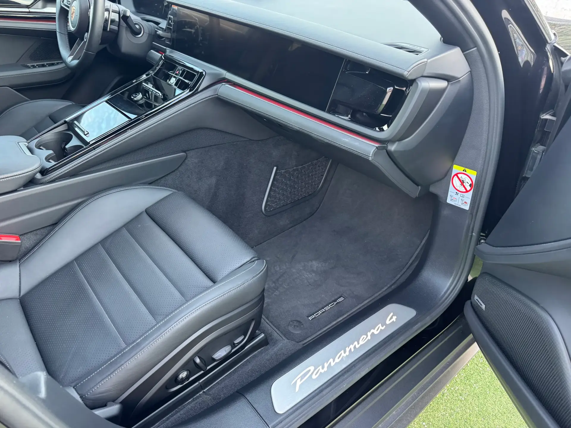 Porsche Panamera 4 E-Hybrid 28