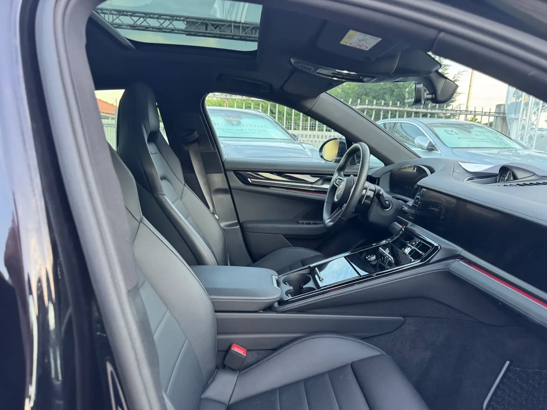 Porsche Panamera 4 E-Hybrid 29