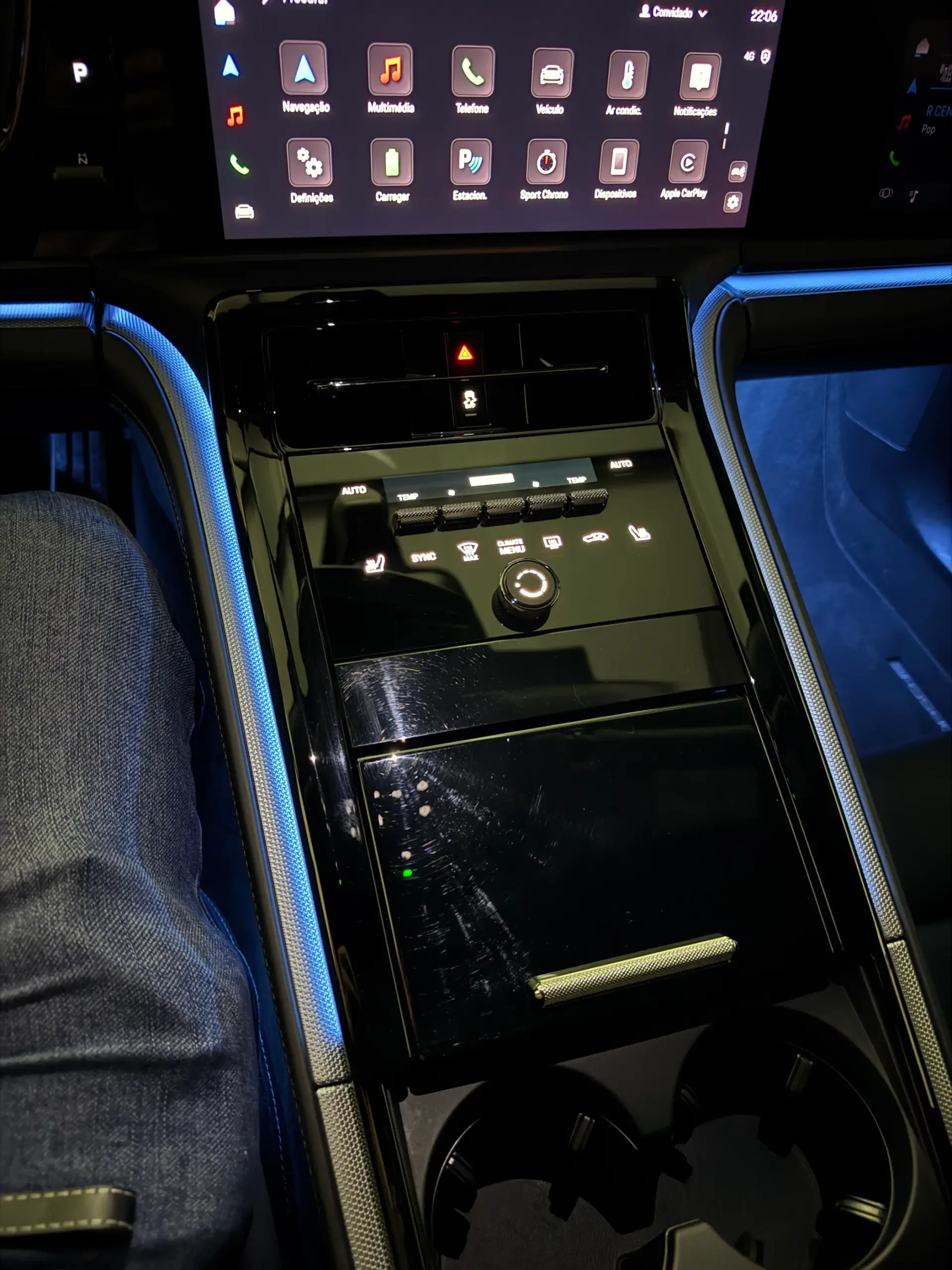 Porsche Panamera 4 E-Hybrid 41