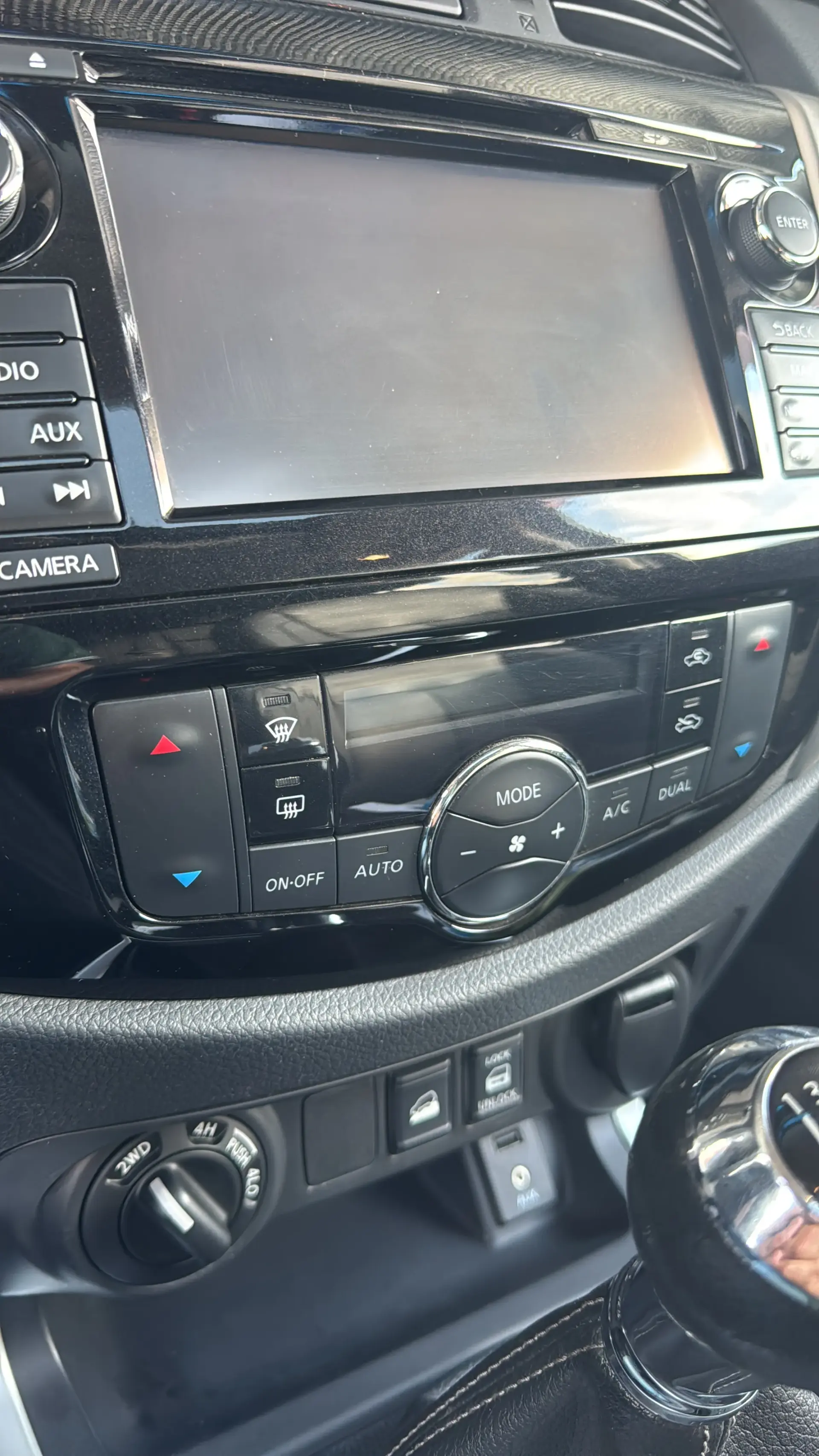 Nissan Navara 2.3 dCi CD 4WD Tekna 16