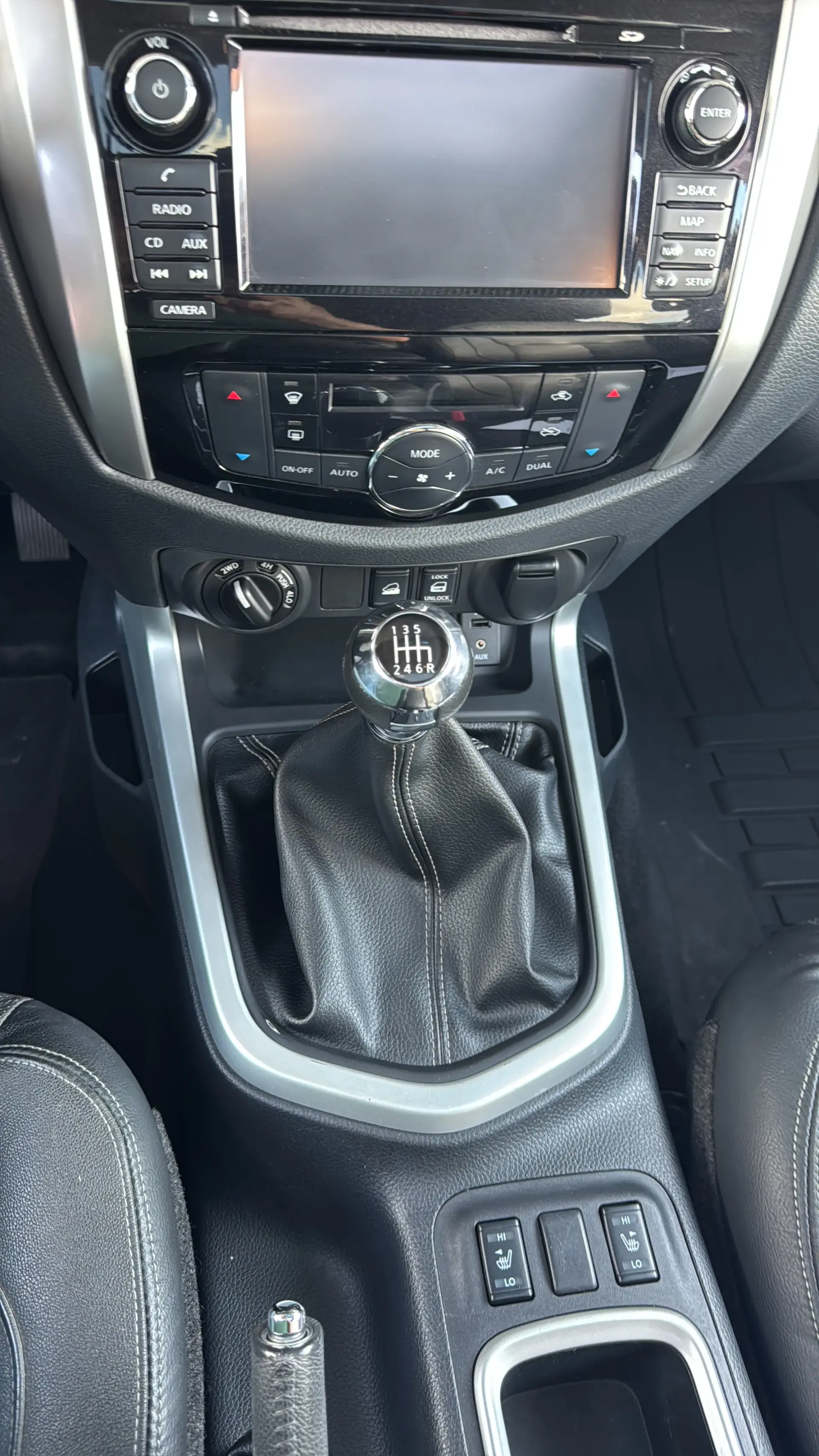 Nissan Navara 2.3 dCi CD 4WD Tekna 18
