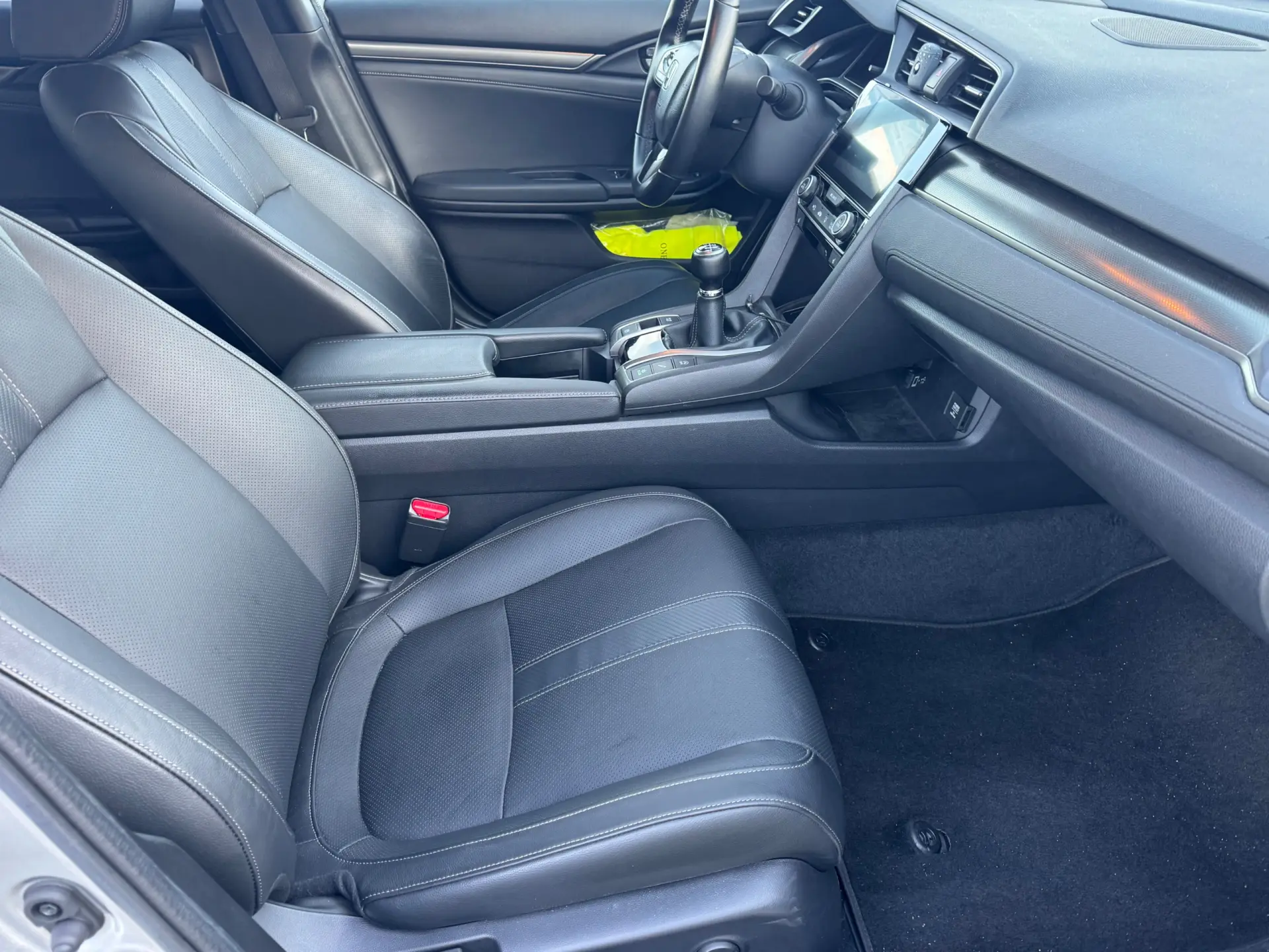 Honda Civic 1.0 i-VTEC Executive Premium 23