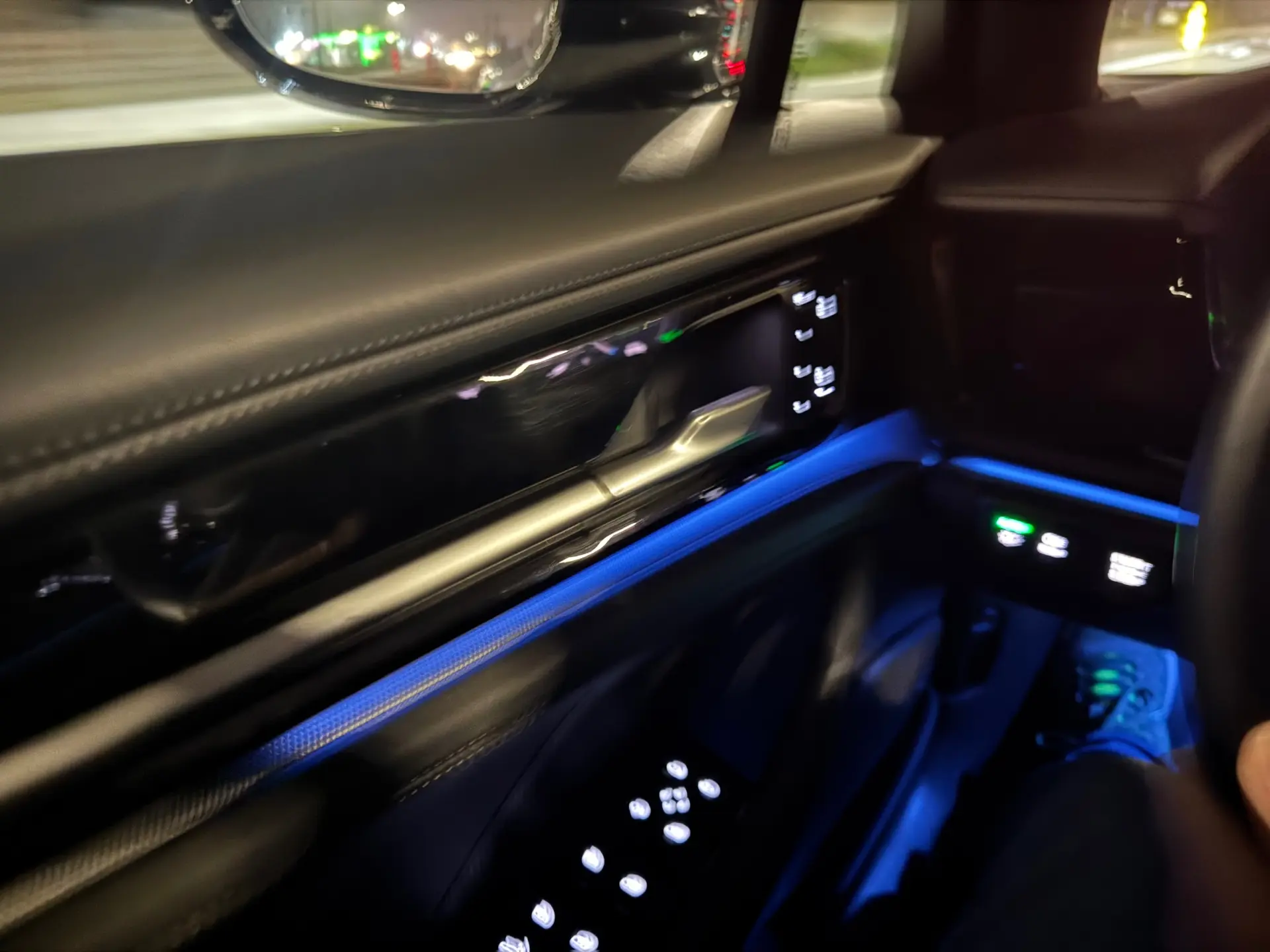Porsche Panamera 4 E-Hybrid 12