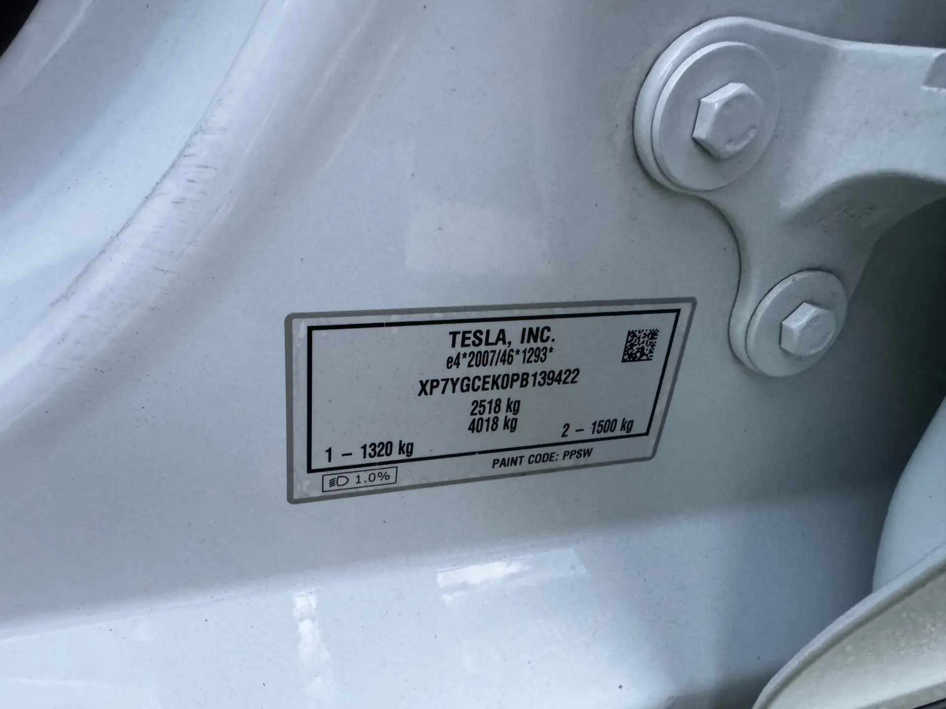Tesla Model Y Long Range Dual Motor AWD 27