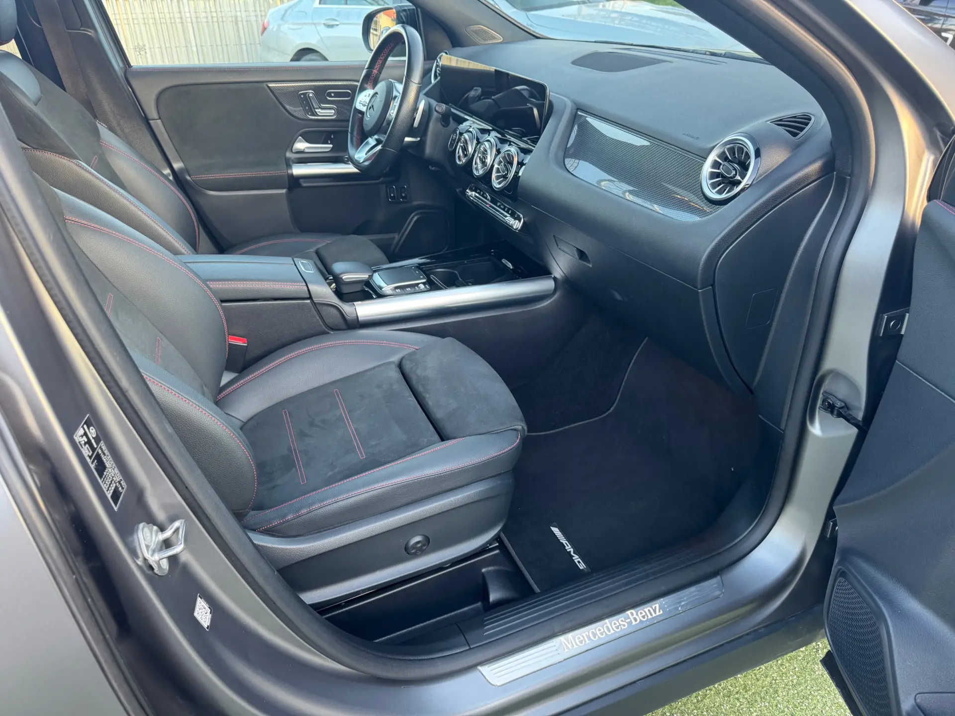 Mercedes-Benz GLA 250 e AMG Line 17