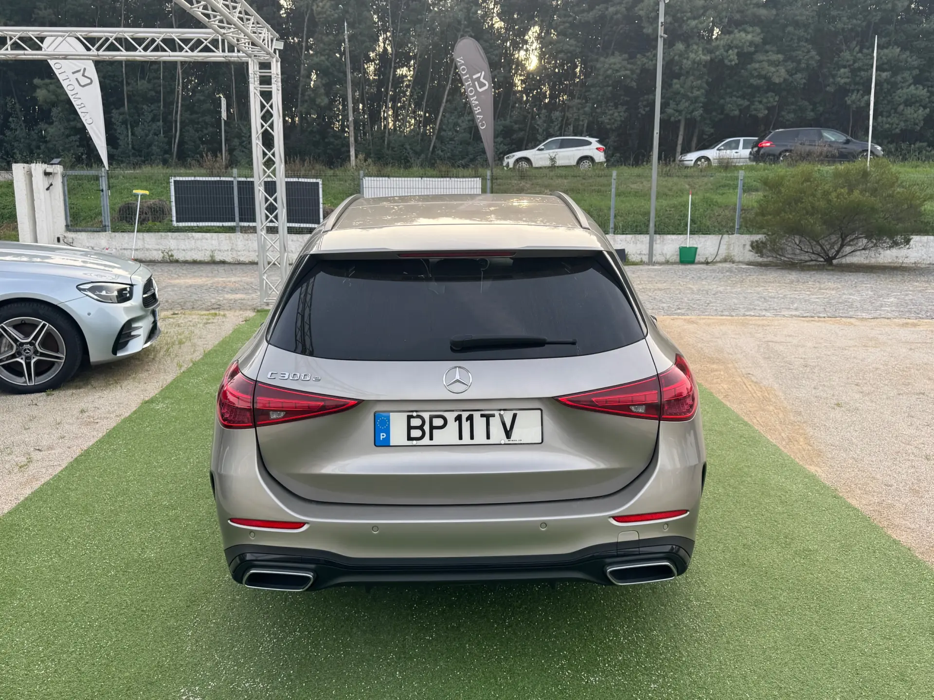 Mercedes-Benz C 300 e AMG Line 8