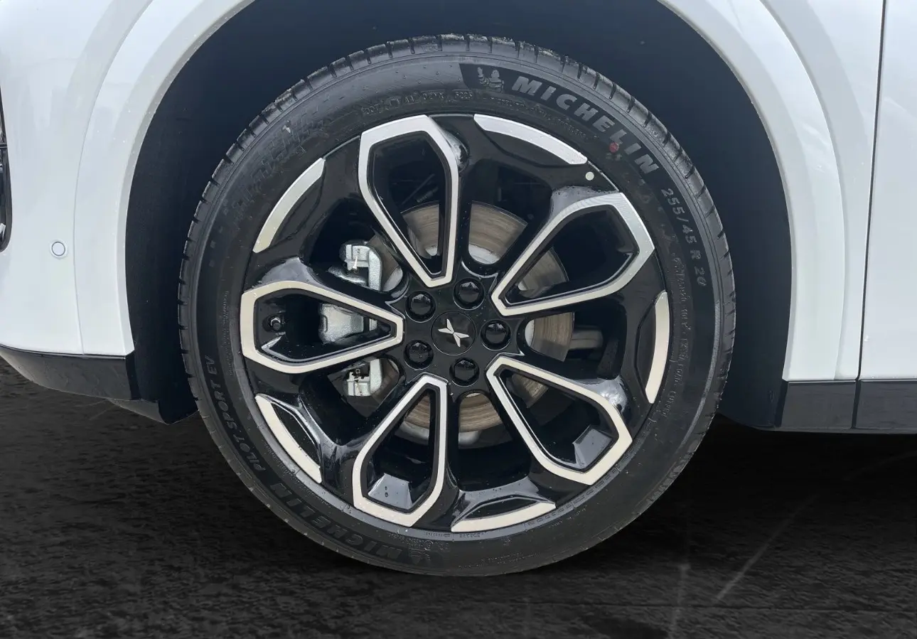 Xpeng G6 80.8 kWh Long Range 9