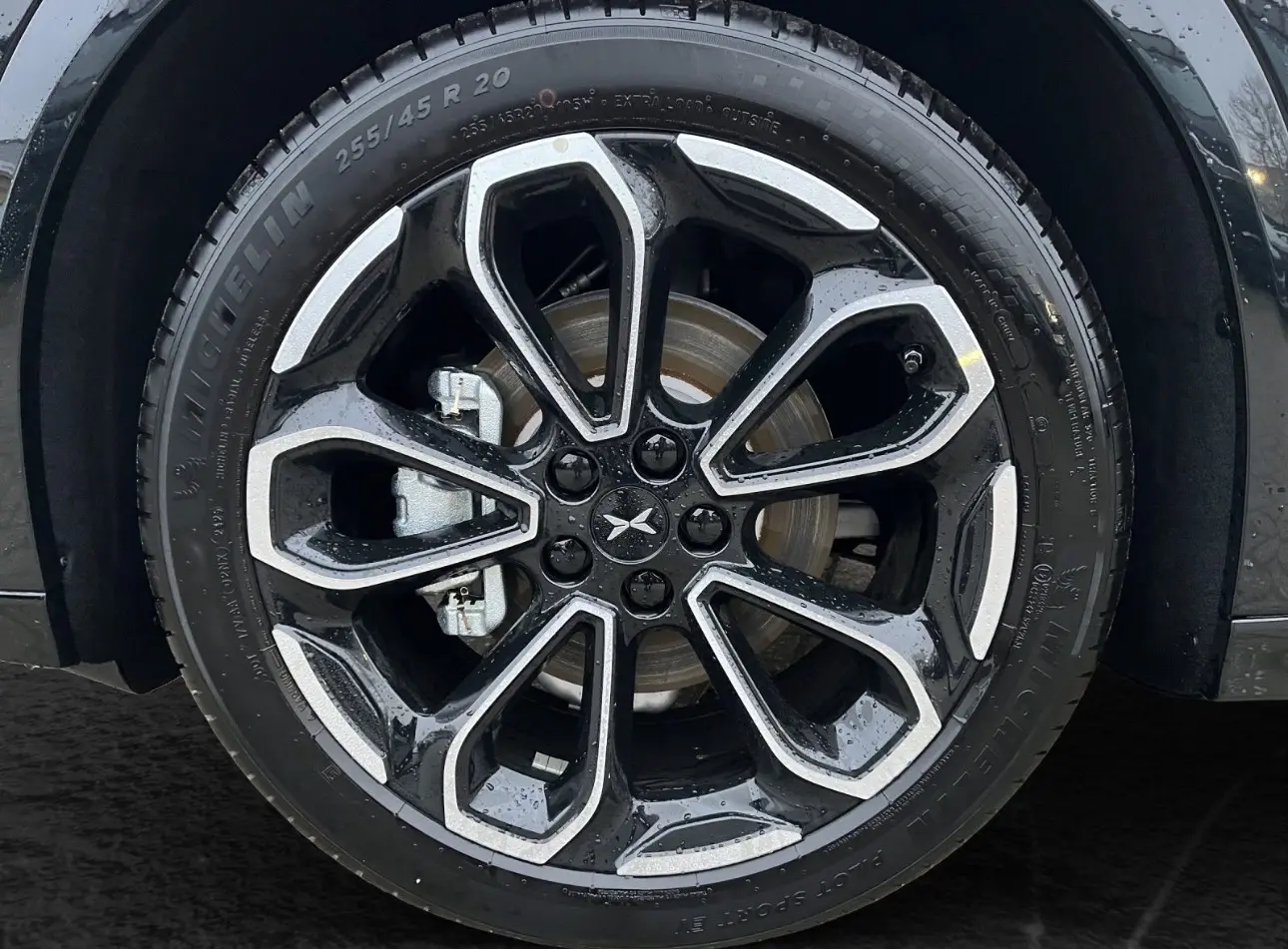 Xpeng G6 80.8 kWh AWD Performance + Gancho de Reboque 11