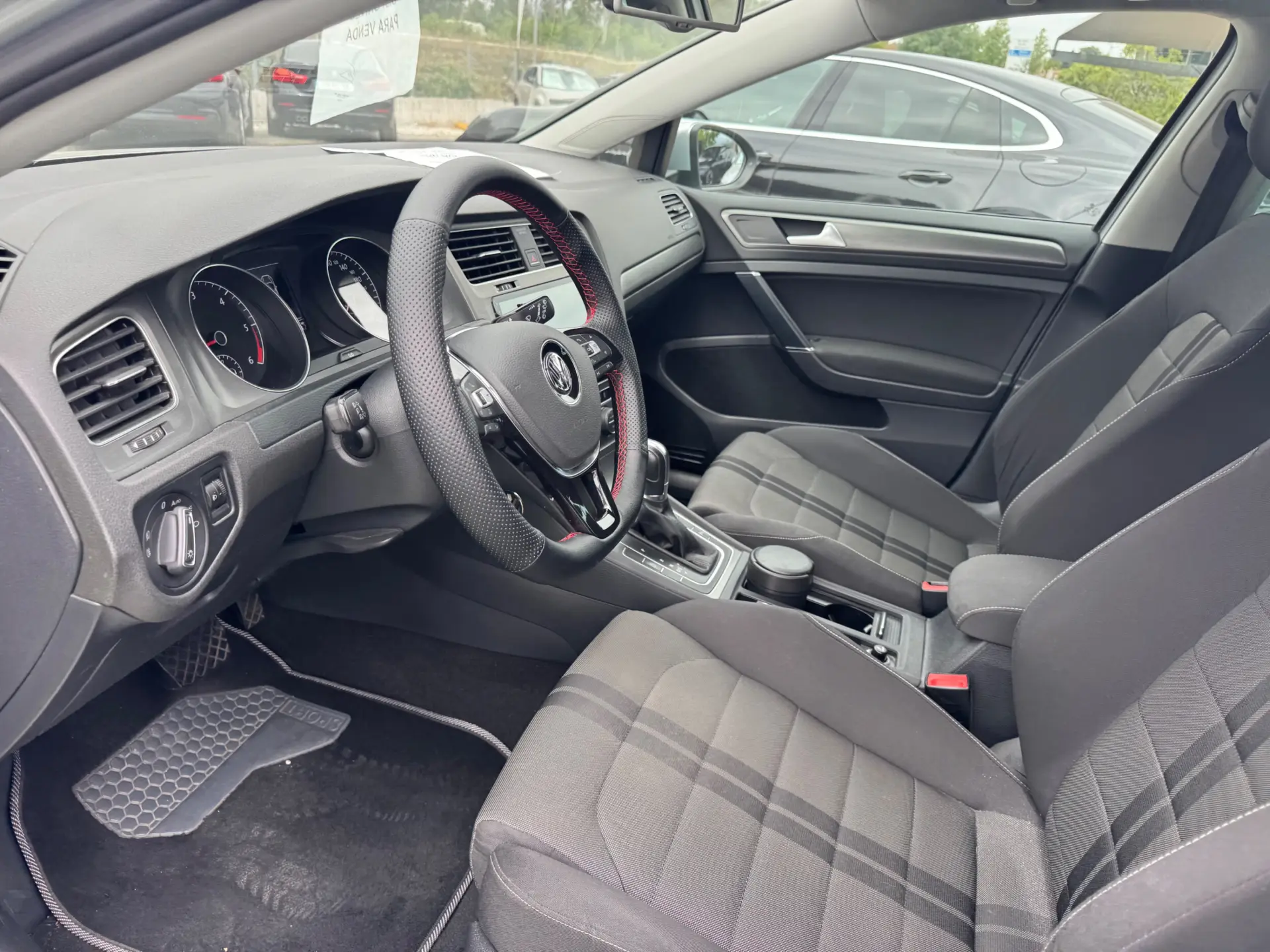 Volkswagen Golf Variant 1.6 TDi Highline DSG 33