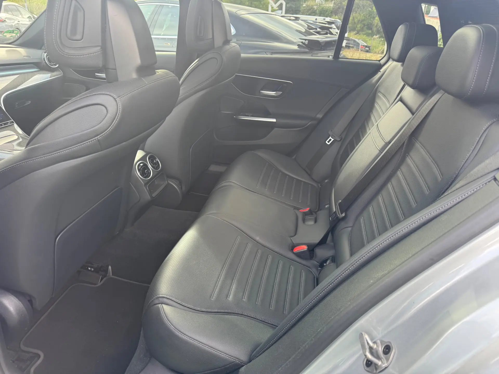 Mercedes-Benz C 300 e AMG Line 9