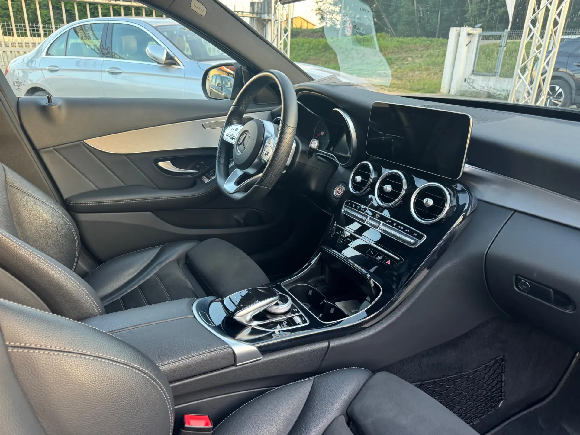 Mercedes-Benz C 300 de AMG Line 33