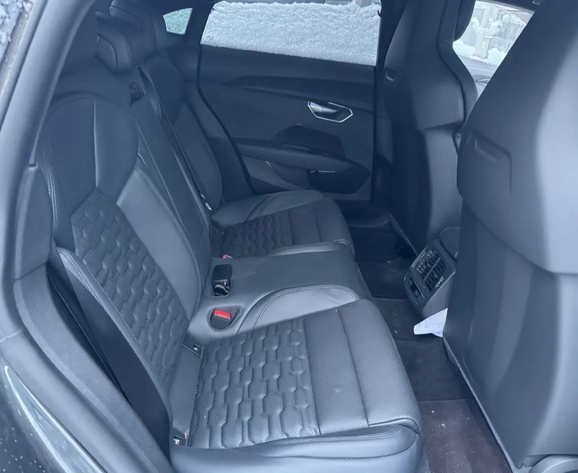 Audi e-tron GT quattro 13