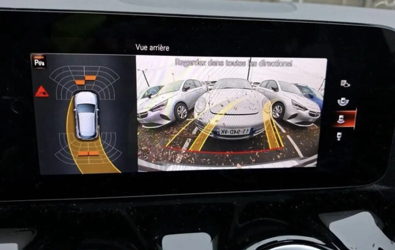 Mercedes-Benz GLA 250 e AMG Line 6