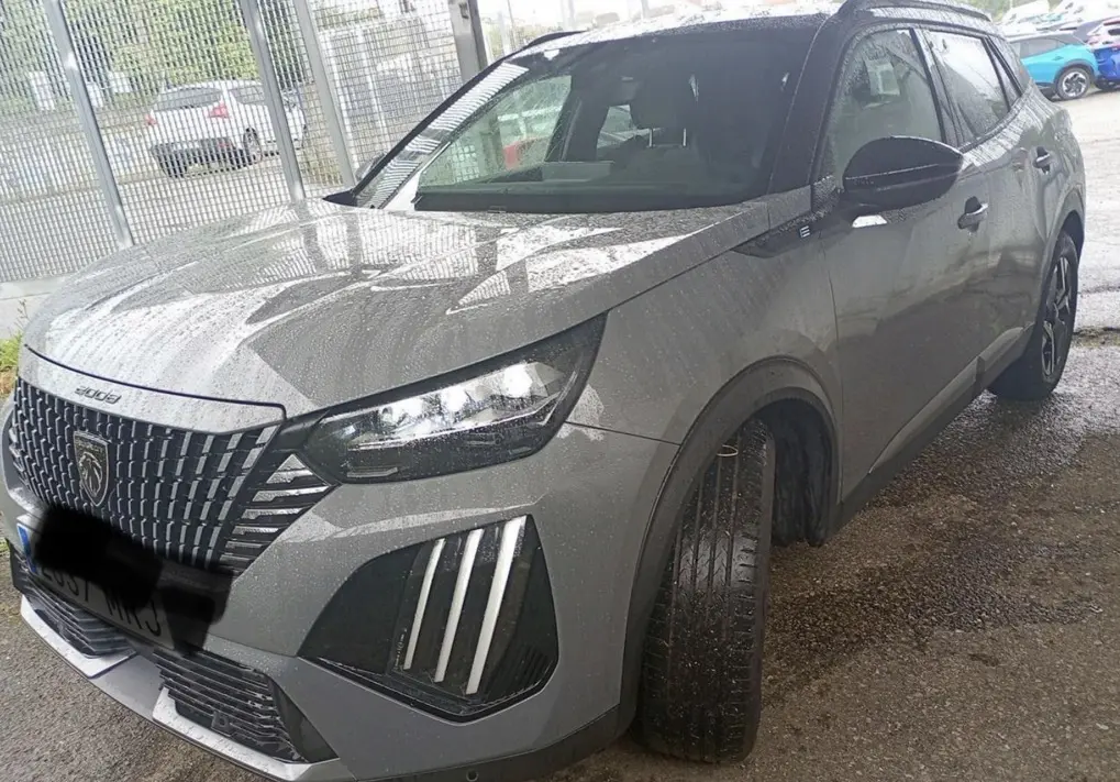Peugeot e-2008 50 kWh GT 1