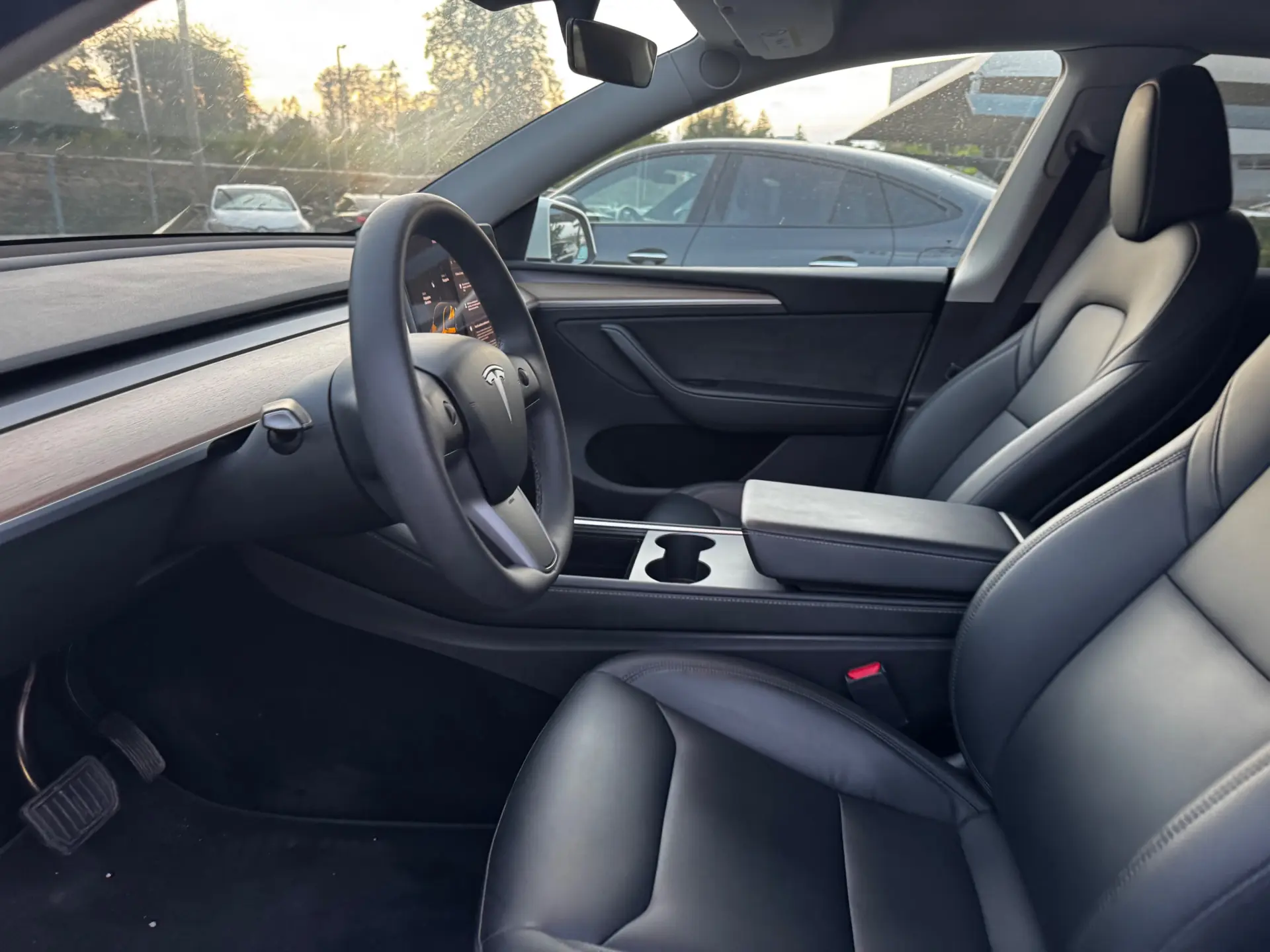 Tesla Model Y Long Range Dual Motor AWD 21
