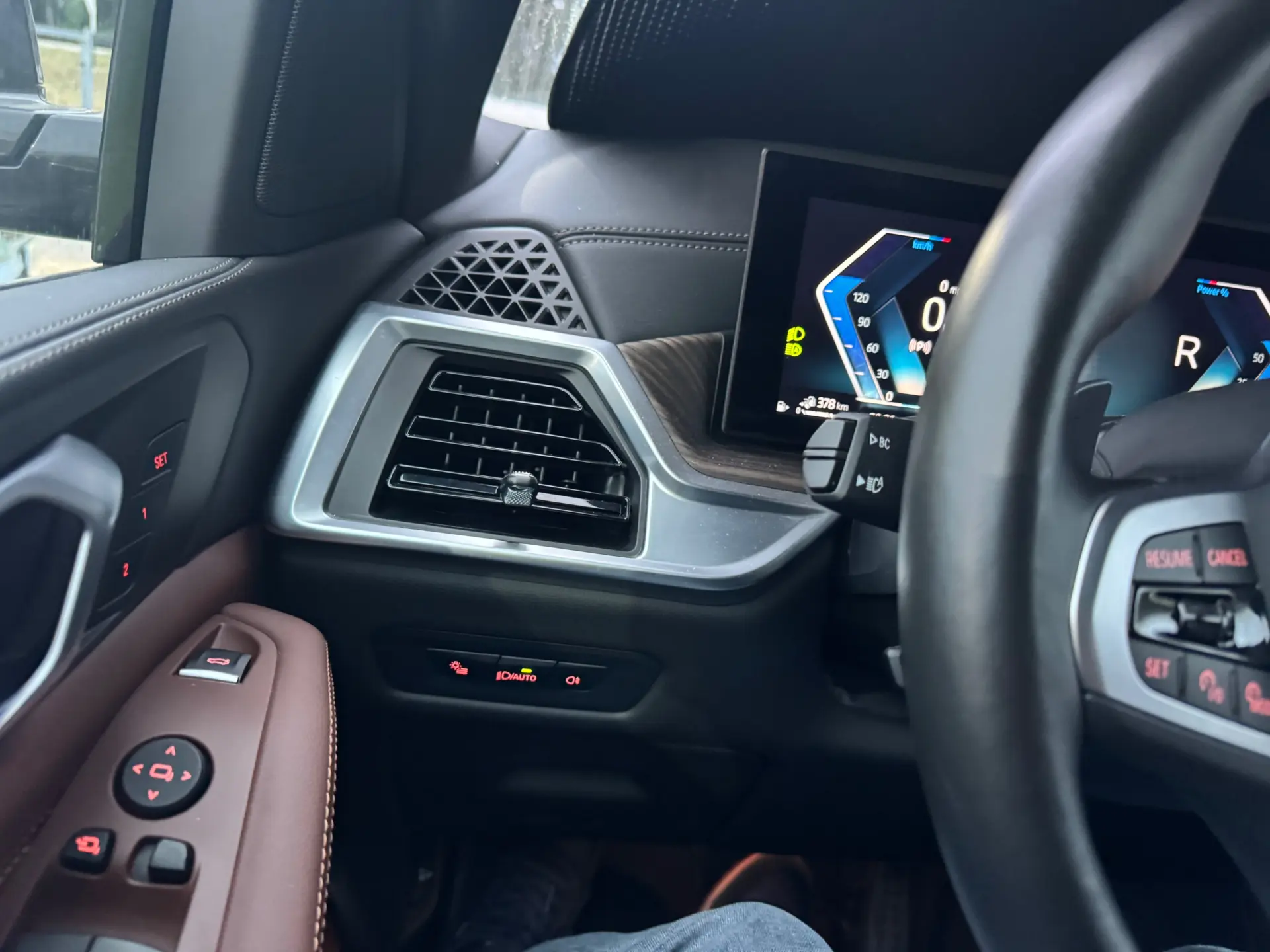 BMW X5 50 e xDrive Pack M Desportivo Pro 26