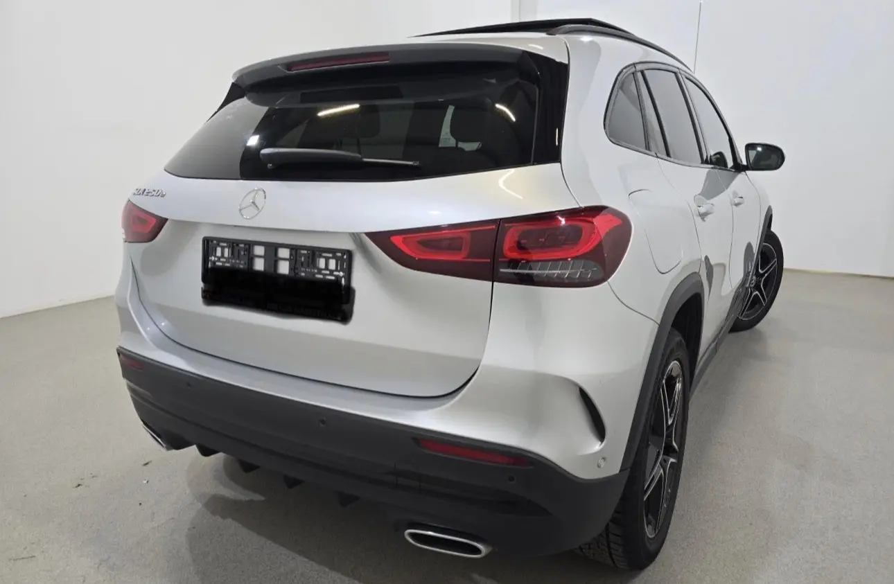 Mercedes-Benz GLA 250 e 8G-DCT AMG Line 3